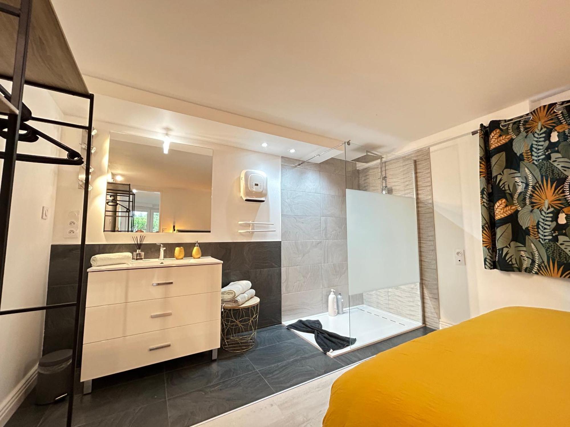Appart-One Terrasse Jacuzzi Parking カルカソンヌ エクステリア 写真